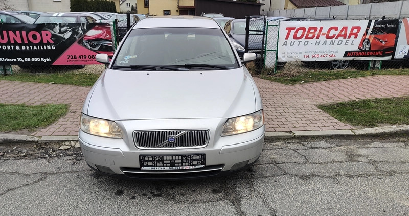 Volvo V70 cena 12999 przebieg: 249000, rok produkcji 2005 z Wieruszów małe 667